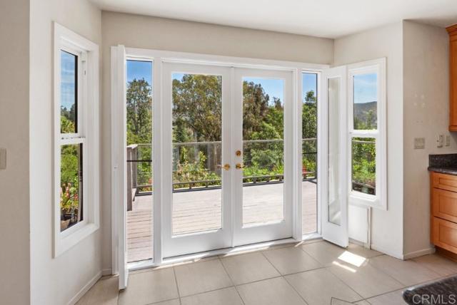 Detail Gallery Image 12 of 53 For 14040 Old Station Road, San Diego,  CA 92064 - 4 Beds | 2/1 Baths