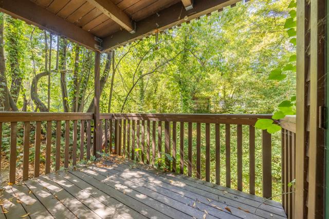 84 Madrone Avenue, San Anselmo CA: https://media.crmls.org/mediaz/548c92fb-6c4c-4170-a41a-a66a47c48adf.jpg