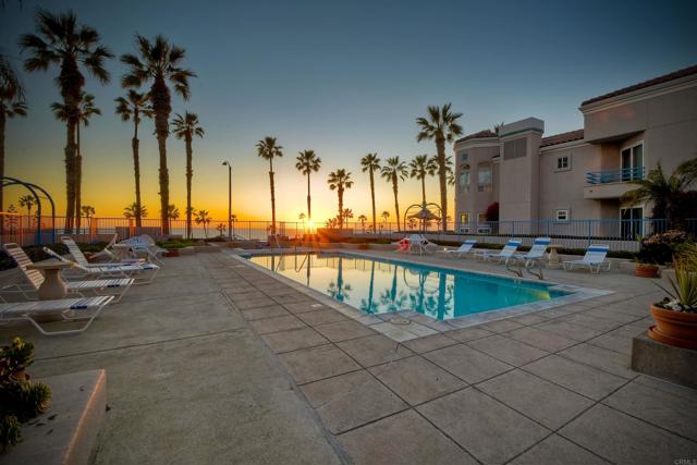 Detail Gallery Image 4 of 29 For 400 N Pacific St #203,  Oceanside,  CA 92054 - 2 Beds | 2 Baths