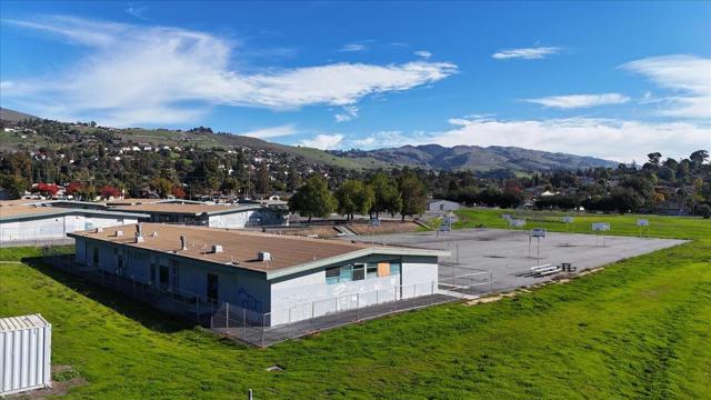 236 S Claremont Avenue, San Jose CA: https://media.crmls.org/mediaz/548ed271-4e5e-4d66-854c-92d3b14e2cf5.jpg