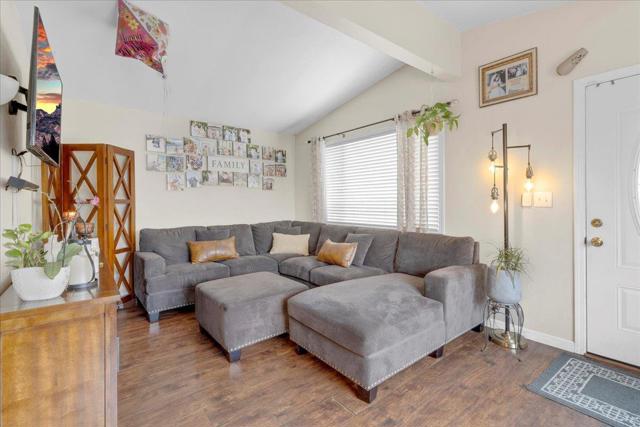 20 Russell Rd Street, Salinas CA: https://media.crmls.org/mediaz/548f5dd2-35a7-409f-925f-2e6a2c4dad0c.jpg