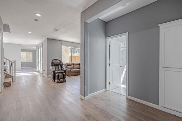 5323 Gold Creek Circle, Discovery Bay CA: https://media.crmls.org/mediaz/548f7594-1636-40d4-8414-a3844abd78c1.jpg