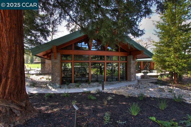 5593 Terra Granada Dr, Walnut Creek CA: https://media.crmls.org/mediaz/548febeb-7842-486a-ae4b-75cdb39d8189.jpg