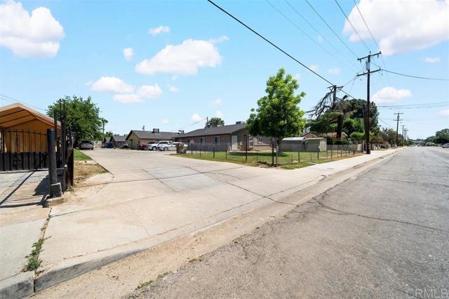 Detail Gallery Image 3 of 3 For 326 Beardsley Ave, Bakersfield,  CA 93308 - – Beds | – Baths
