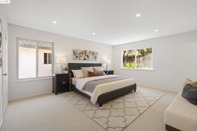 160 Manzanita Pl, Hercules CA: https://media.crmls.org/mediaz/54902095-a026-4e8c-9806-a67224169e2d.jpg