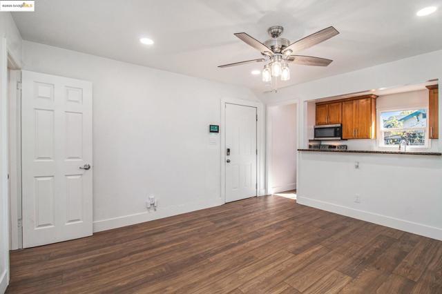 515 W 9Th St, Antioch CA: https://media.crmls.org/mediaz/54904561-35e0-4f26-a533-4f30fb3ab909.jpg