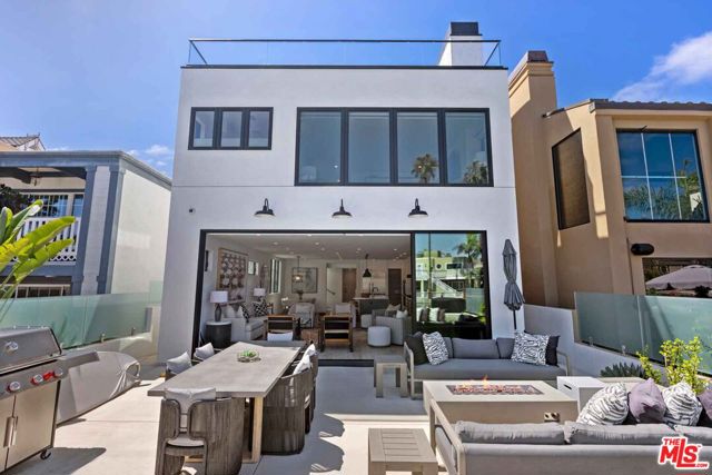 4106 River Avenue, Newport Beach CA: https://media.crmls.org/mediaz/5491bb63-93a9-4810-8e39-b0c1bdcdb143.jpg