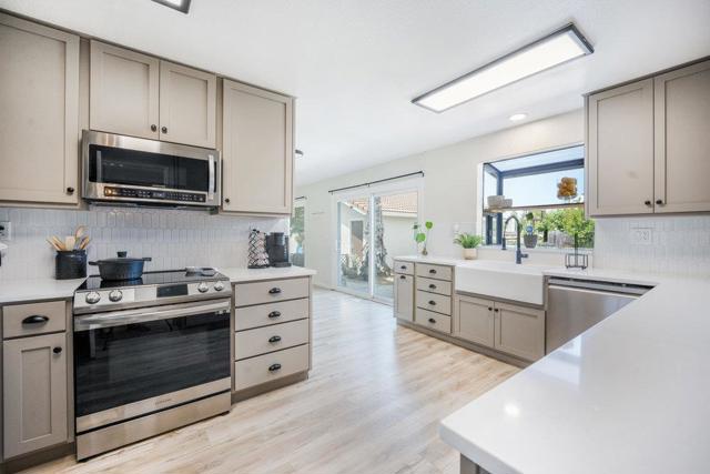 1711 Mantelli Drive, Gilroy CA: https://media.crmls.org/mediaz/5491cf2f-19c1-44fc-a751-0ca862978b1b.jpg