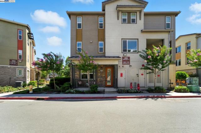 418 Desert Holly St, Milpitas CA: https://media.crmls.org/mediaz/549235f3-76fd-404f-9625-f572231956b4.jpg