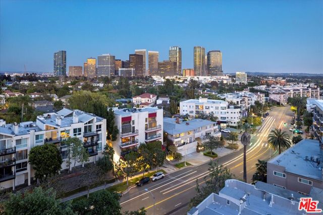 1333 S Beverly Glen Boulevard, Los Angeles CA: https://media.crmls.org/mediaz/5492aa33-eaa3-4e66-b328-b0e3ccfc532a.jpg