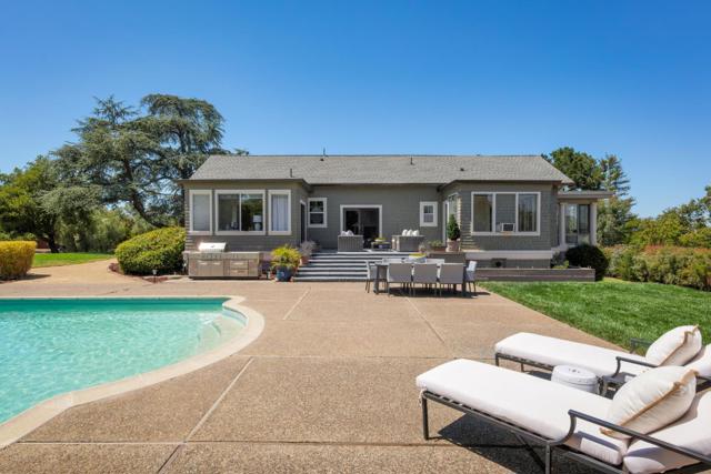 730 Mora Drive, Los Altos CA: https://media.crmls.org/mediaz/5493adc6-8980-4d13-8247-8a7b533d7e5b.jpg