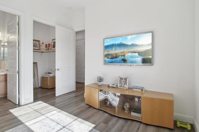 2170 Via Orista, Morgan Hill CA: https://media.crmls.org/mediaz/5493ef53-fb8e-4f7b-997d-aa5205c64814.jpg