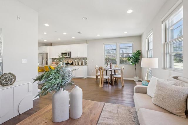 951 Arrowleaf Place, San Jose CA: https://media.crmls.org/mediaz/54943daa-5a96-4df5-a0d9-95a9ccc9b337.jpg