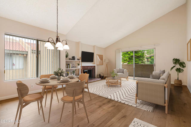 460 Arbor Lane Ct, Thousand Oaks CA: https://media.crmls.org/mediaz/5494dca5-8a2e-438b-988c-0d27c8e9b2c6.jpg