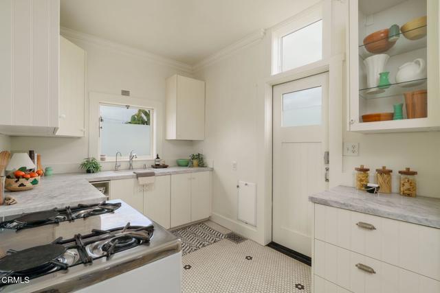 399 W Center Street, Ventura CA: https://media.crmls.org/mediaz/5495d8f9-ec54-4065-9c7f-ce31ea2e895f.jpg