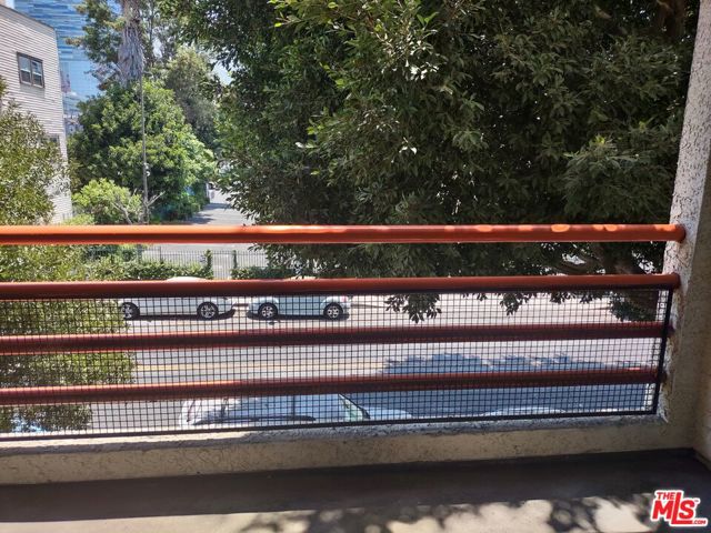1119 Albany Street, Los Angeles CA: https://media.crmls.org/mediaz/54965691-7461-432f-985e-c092f0ce7b5b.jpg