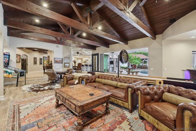 13371 Summit Cir, Poway CA: https://media.crmls.org/mediaz/549672f8-0682-4615-8d47-8b33c9abebe4.jpg