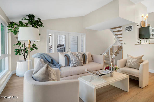 1228 S Westlake Boulevard, Westlake Village CA: https://media.crmls.org/mediaz/5496eee7-5da2-4626-83f0-f6f04f466acb.jpg