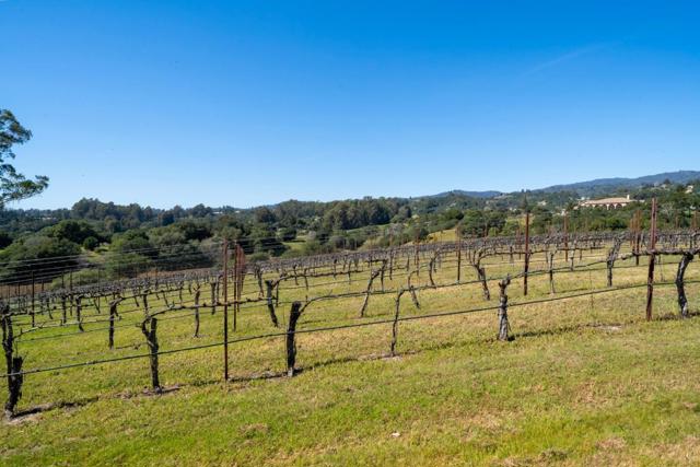 211 Smith Road, Watsonville CA: https://media.crmls.org/mediaz/5497304f-d255-4ebc-8041-2ee71228f4f1.jpg