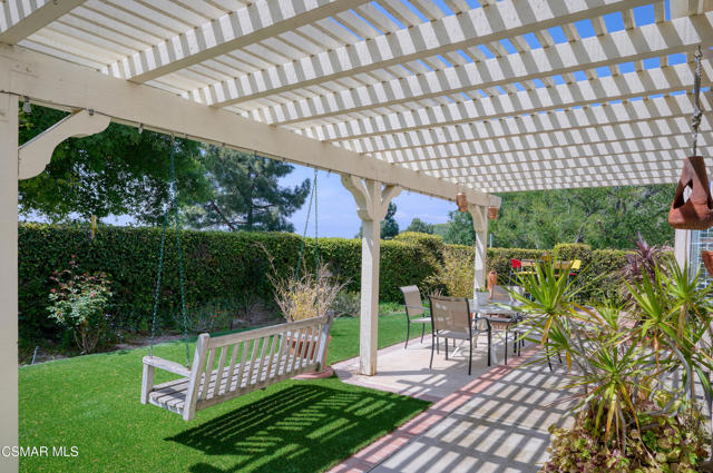 3695 Mapleknoll Place, Thousand Oaks CA: https://media.crmls.org/mediaz/54977bfc-3201-4bd6-a7d3-ac7c91baa221.jpg