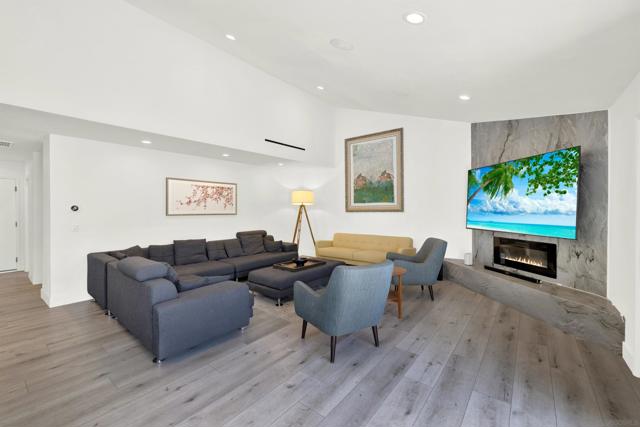 17351 Saint Andrews Dr, Poway CA: https://media.crmls.org/mediaz/54980d64-37fc-47d8-8336-7a7b4888709f.jpg