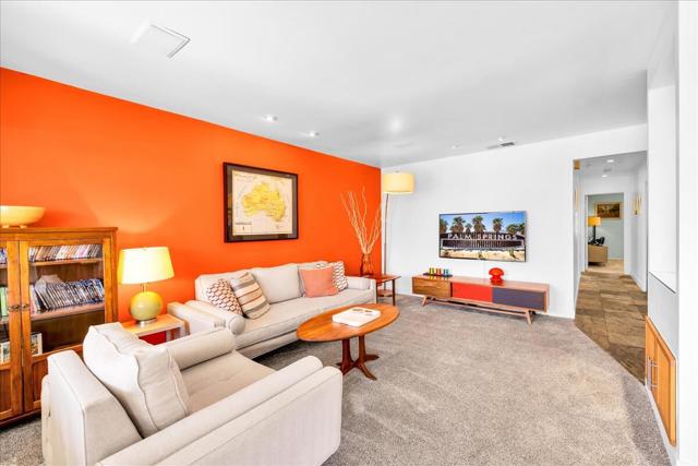 1870 N Mira Loma Way, Palm Springs CA: https://media.crmls.org/mediaz/5498184c-6dd1-4c4e-83e6-01c6a19047f7.jpg
