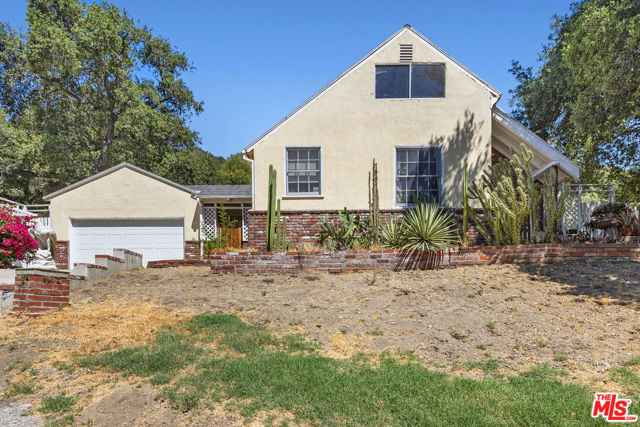 6349 Blanchard Canyon Road, Tujunga CA: https://media.crmls.org/mediaz/54982717-6a6c-4ef0-ba2b-35161ce6e579.jpg