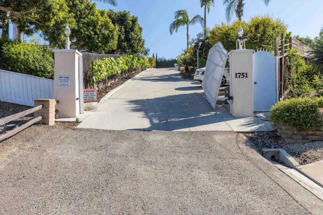 Detail Gallery Image 38 of 47 For 1751 Monte Vista Dr, Vista,  CA 92084 - 5 Beds | 3/1 Baths