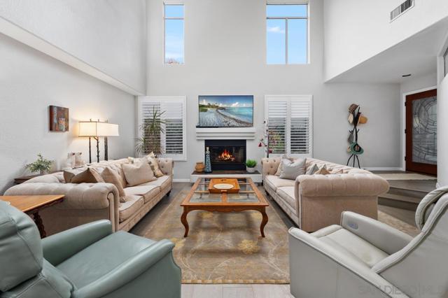 7521 Navigator Circle, Carlsbad CA: https://media.crmls.org/mediaz/54997a4d-08c3-4543-97a6-1797ef202559.jpg