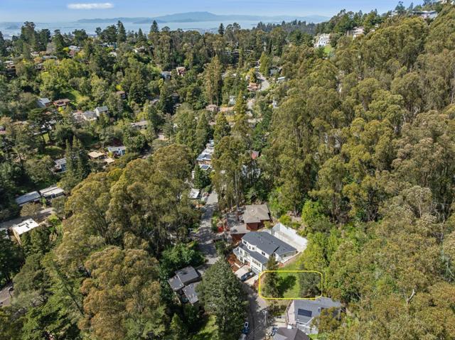 0 Arrowhead Drive, Oakland CA: https://media.crmls.org/mediaz/54998d12-d04d-463c-8b6e-218fc4bf9f70.jpg