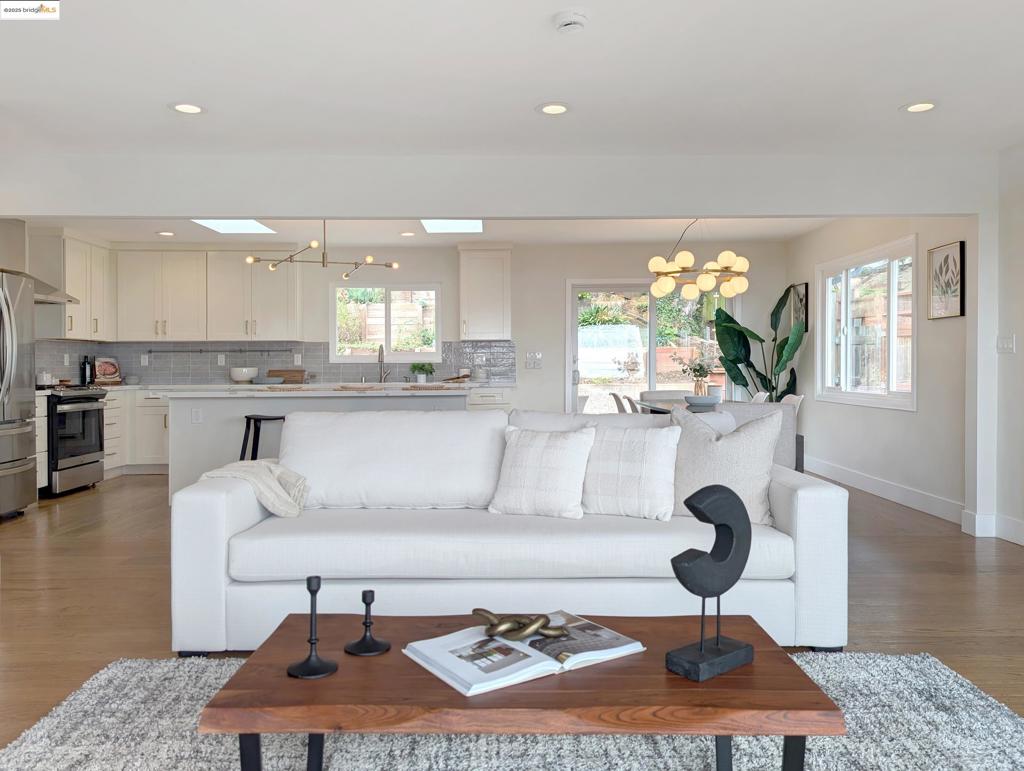 61 Cowper Ave