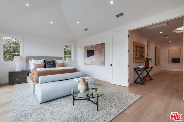 Drew Fenton | 427 N Bundy Drive Los Angeles CA | MLS: 7182819