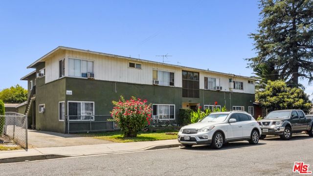 1072 W Wilson Street, Pomona CA: https://media.crmls.org/mediaz/549a3c81-ef76-4359-96dd-63c790f445ed.jpg