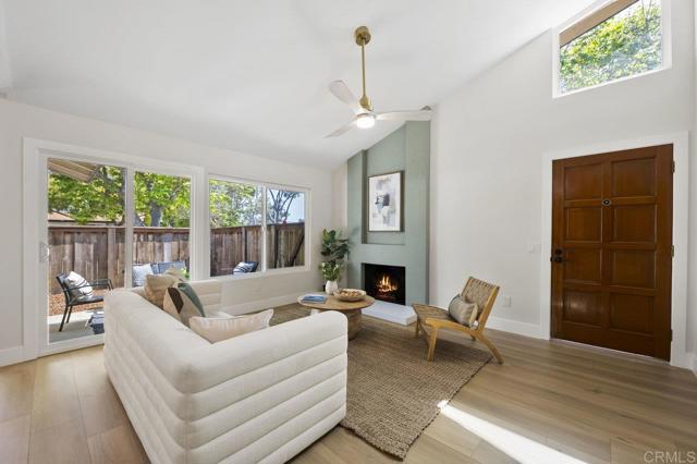 Detail Gallery Image 9 of 29 For 2041 Shadytree Ln, Encinitas,  CA 92024 - 2 Beds | 2 Baths