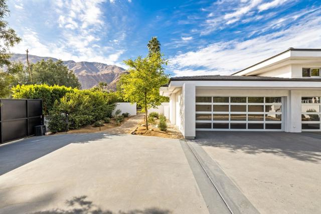 594 W Stevens Road, Palm Springs CA: https://media.crmls.org/mediaz/549b0d44-f564-4b8a-acc3-03422b909eae.jpg