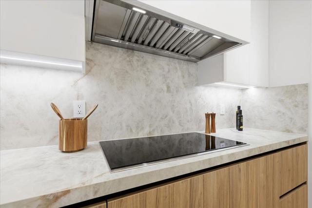 852 La Para Avenue, Palo Alto CA: https://media.crmls.org/mediaz/549bab2a-4622-48b7-a15d-63c29d452859.jpg