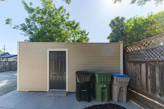 789 S 12Th St, San Jose CA: https://media.crmls.org/mediaz/549c1e68-6e2c-4a98-afde-3fb39c6495e2.jpg