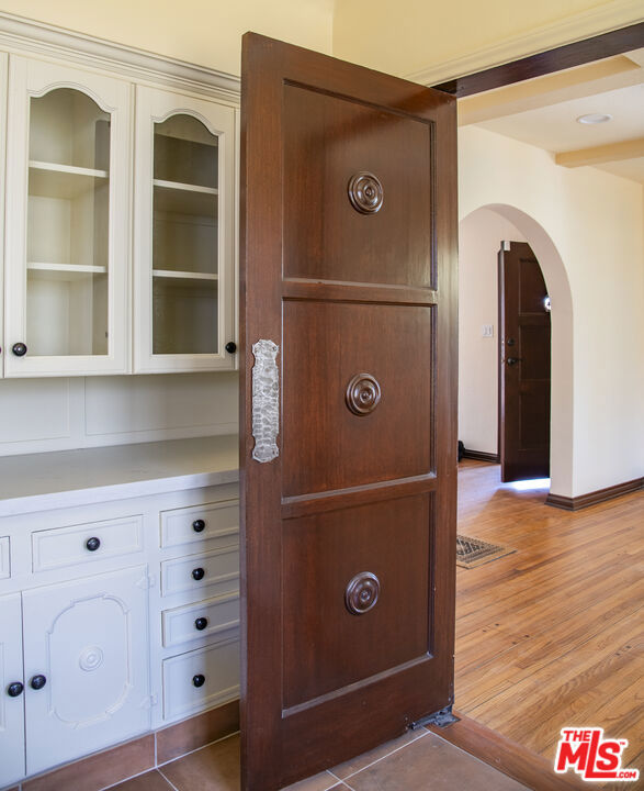3220 W 78th Place, Los Angeles CA: https://media.crmls.org/mediaz/549c22a5-bbac-4b05-bc30-afd7cb27110f.jpg