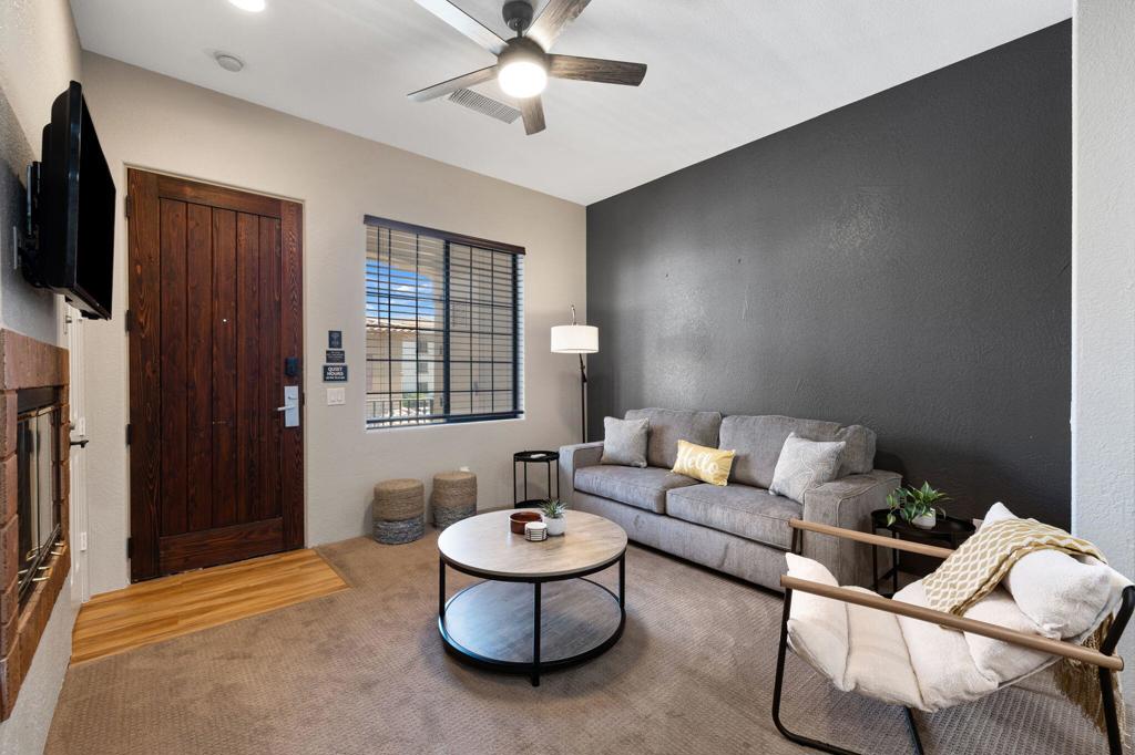 50660 Santa Rosa Plaza #5