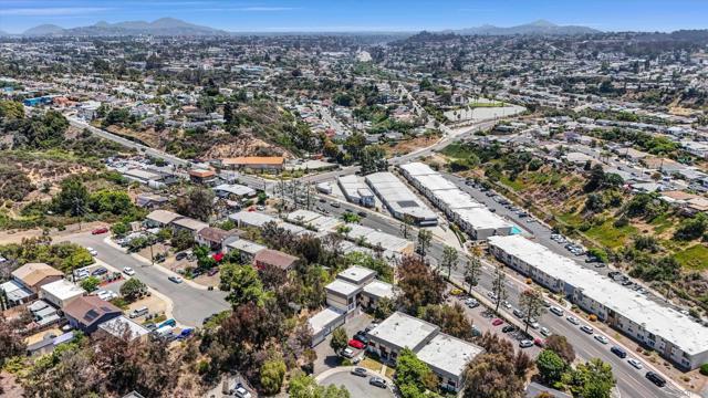 2877 47Th St, San Diego CA: https://media.crmls.org/mediaz/549c8793-664a-4982-980e-5fbcd2bc6188.jpg