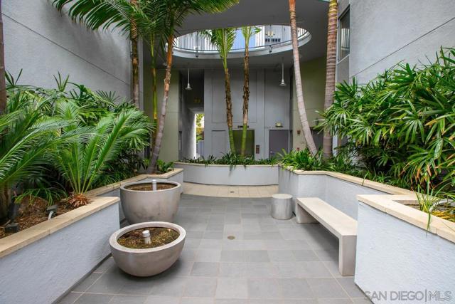 4055 3rd Avenue, San Diego CA: https://media.crmls.org/mediaz/549c917d-a17c-4f27-b55b-bb33ef2610e3.jpg