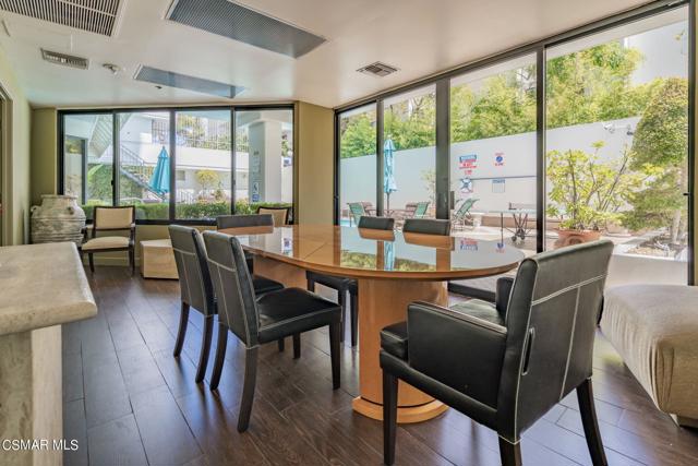 10660 Wilshire Boulevard, Los Angeles CA: https://media.crmls.org/mediaz/549c91a2-3a71-4fee-afe0-e7c875ca0a0f.jpg