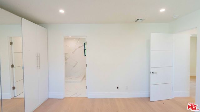 10520 Ashton Avenue, Los Angeles CA: https://media.crmls.org/mediaz/549d4e8a-b799-4950-8366-3c389e856b8b.jpg