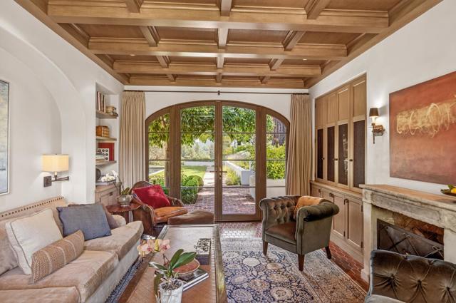 180 Farm Road, Woodside CA: https://media.crmls.org/mediaz/549ec93f-3da5-4d78-bf51-3aa6183bc1d5.jpg