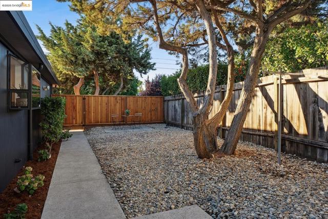 4020 Salem ST, Concord CA: https://media.crmls.org/mediaz/549f29ff-41eb-4005-bc7f-a862f8489e76.jpg