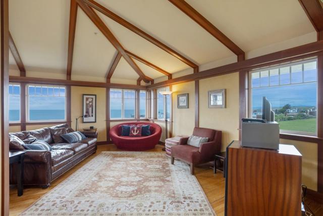 10 Maui Lane, Dillon Beach CA: https://media.crmls.org/mediaz/549f3984-2034-4f50-956f-47249e123506.jpg