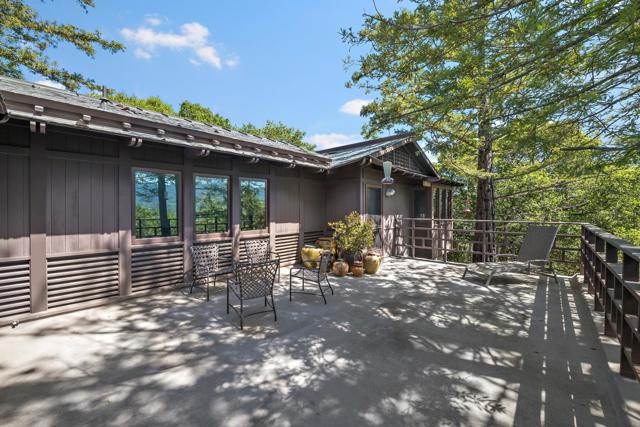 25 Toro Court, Portola Valley CA: https://media.crmls.org/mediaz/549f3c03-364a-4fc4-b824-b4d2012b3616.jpg