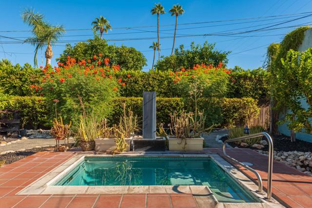 438 E Avenida Hokona, Palm Springs CA: https://media.crmls.org/mediaz/549f4b74-0a18-4ae9-8ad8-821dab31e7e5.jpg