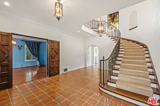 Image 3 for 434 S Muirfield Rd, Los Angeles, CA 90020