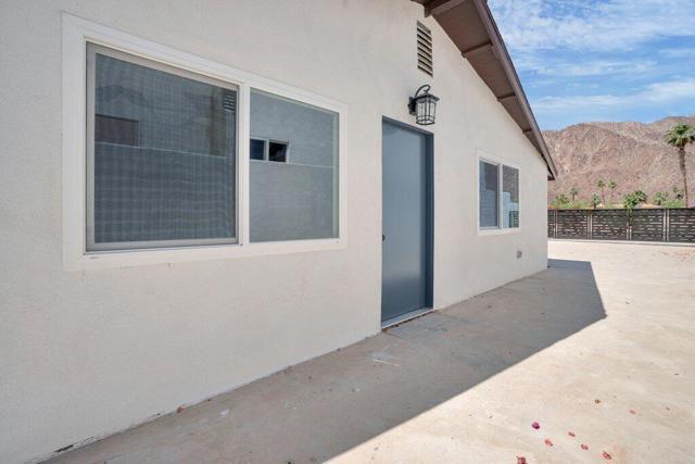 51480 Avenida Obregon, La Quinta CA: https://media.crmls.org/mediaz/54a07d68-51dd-429b-9f84-1b12de9aa4d5.jpg